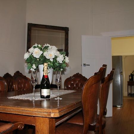 Mentor Chambers Apartment Bed & Breakfast West Wyalong Exteriör bild