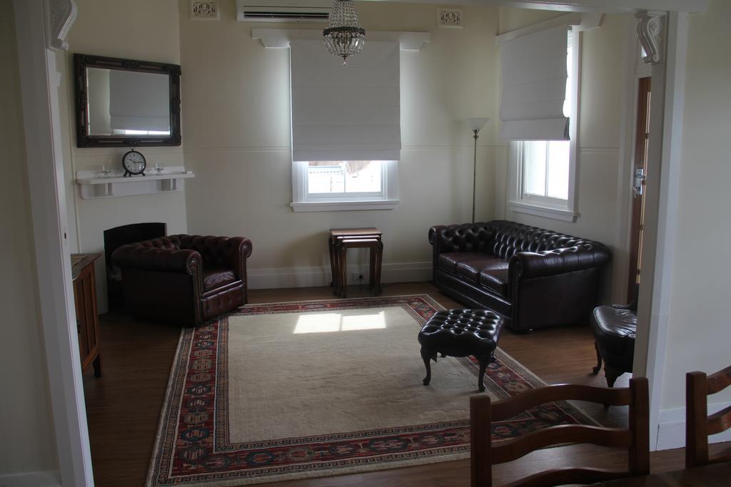 Mentor Chambers Apartment Bed & Breakfast West Wyalong Exteriör bild