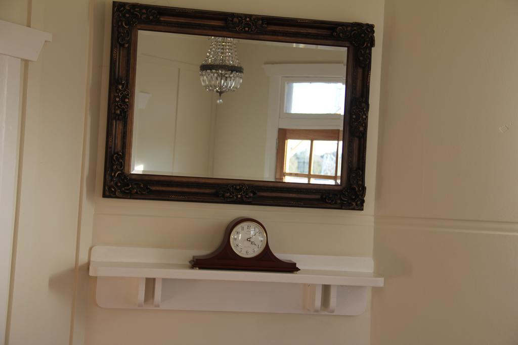 Mentor Chambers Apartment Bed & Breakfast West Wyalong Rum bild