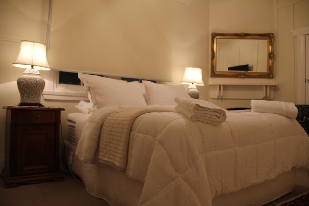Mentor Chambers Apartment Bed & Breakfast West Wyalong Rum bild